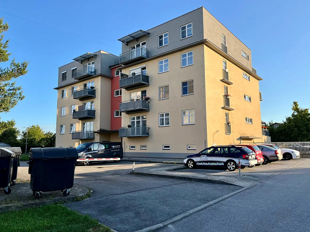 Prodej garážového stání 13 m²
